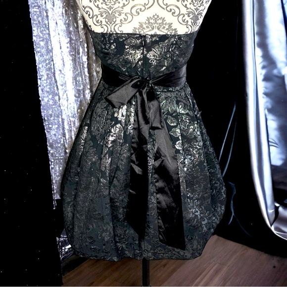 XXI Women’s Strapless Silver Floral Mini Dress- Medium - Picture 2 of 6